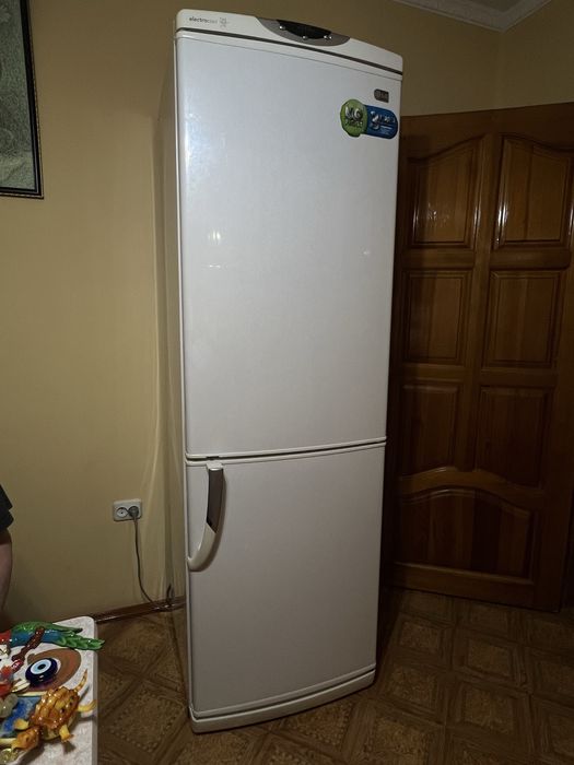Холодильник LG б/у