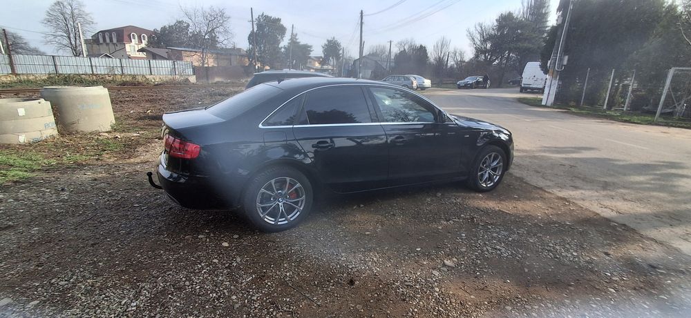 Audi a4 b8  143 cp