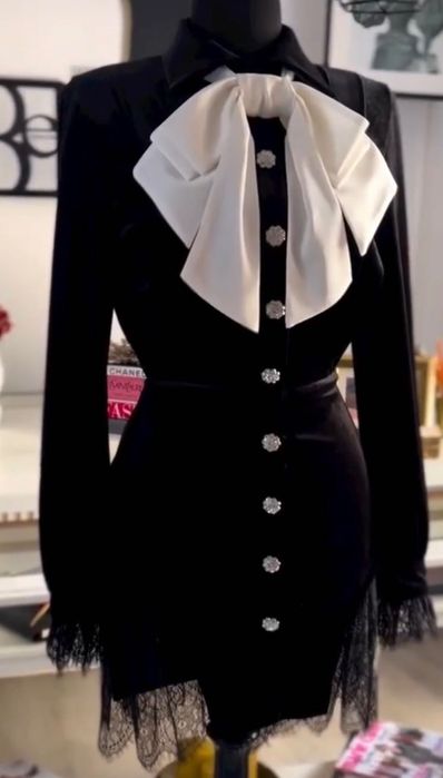 Rochie catifea cu dantela