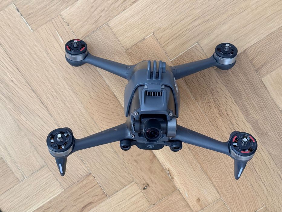 Дрон DJI FPV + 2 Батерии + ND Филтри - ПЕРФЕКТЕН!