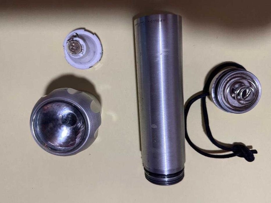 Vand lanterna de aluminiu marca FLOS model Apollo by Marc Newson