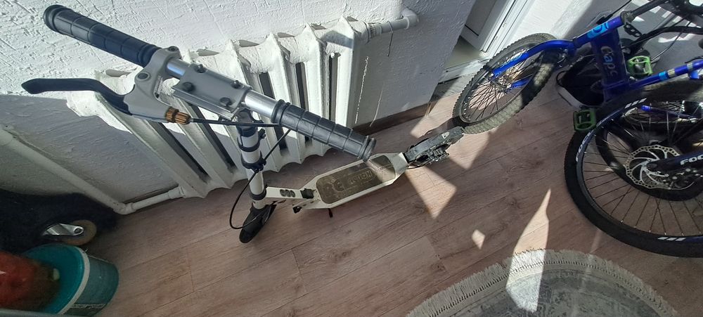 Продам Самокаты 2 штуки