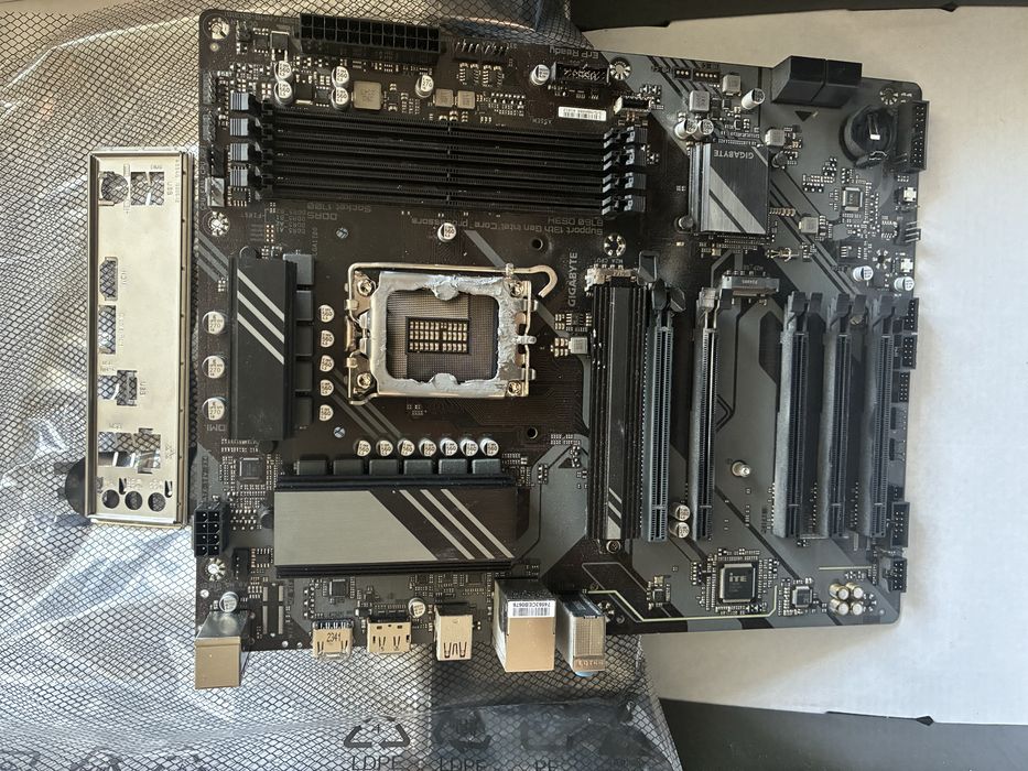 Материнская плата lga1700