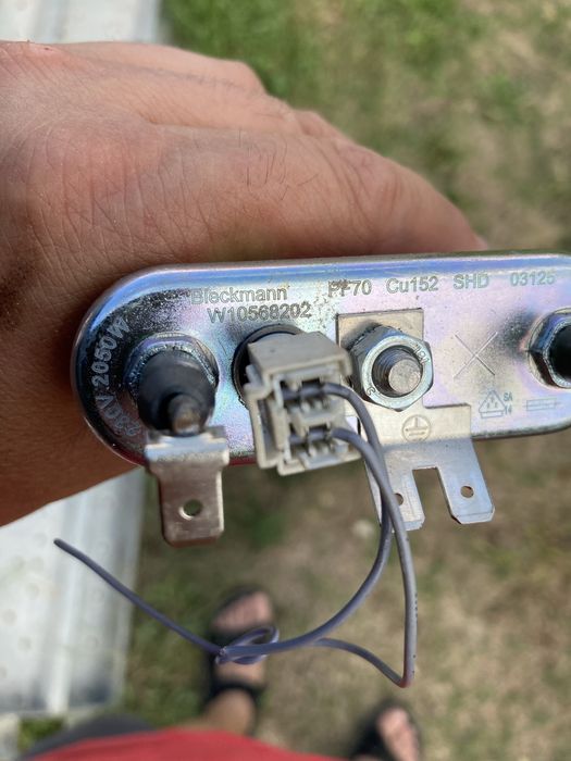 Whirlpool AWO/C 62010, din gama cu tehnologie 6th Sense).