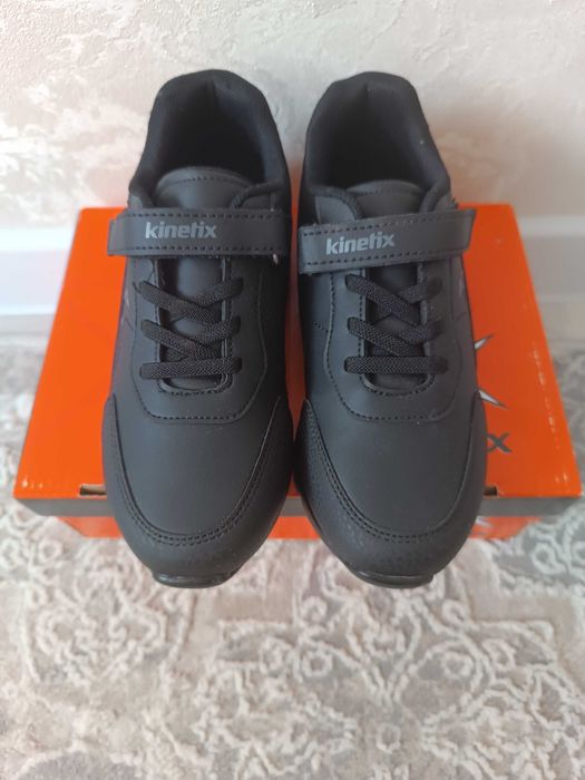 Кроссовки для мальчика новые