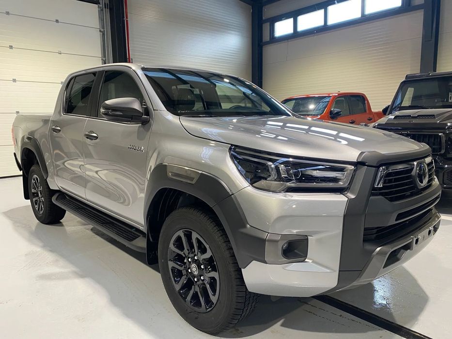 Toyota Hilux Toyota Hilux Double Cab 2.8D MHEV AT Invincible