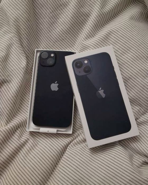 iPhone 13 в черном цвете