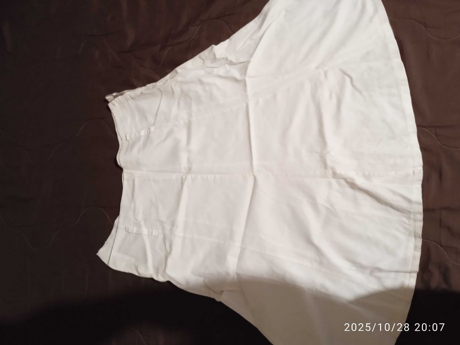 Подарявам дамски поли и рокли