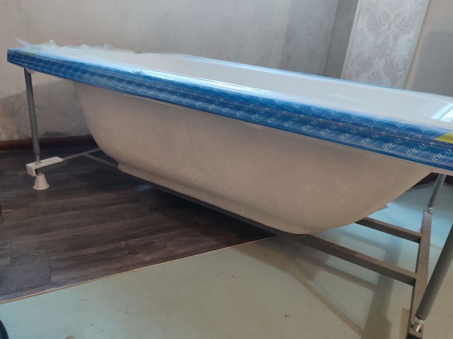 Продаётся ванна новая