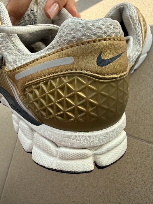 Оригинални маратонки nike vomero 39