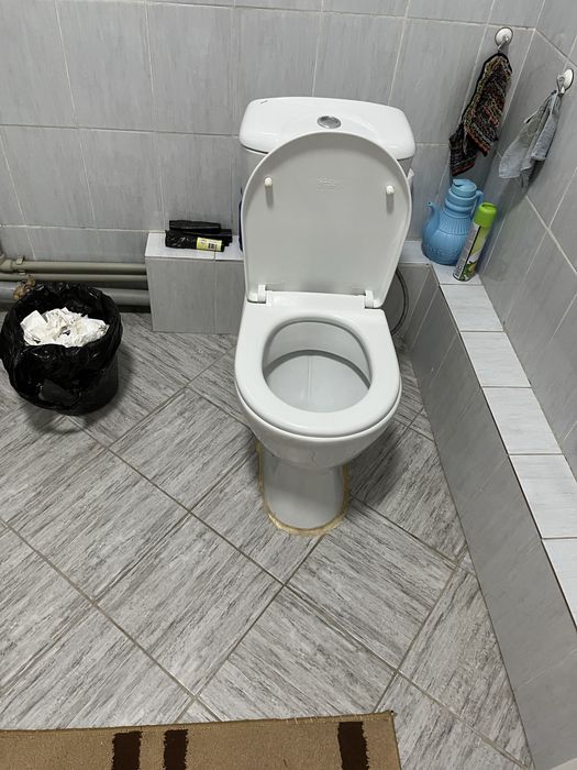Продаю унитаз в хорошем состояние