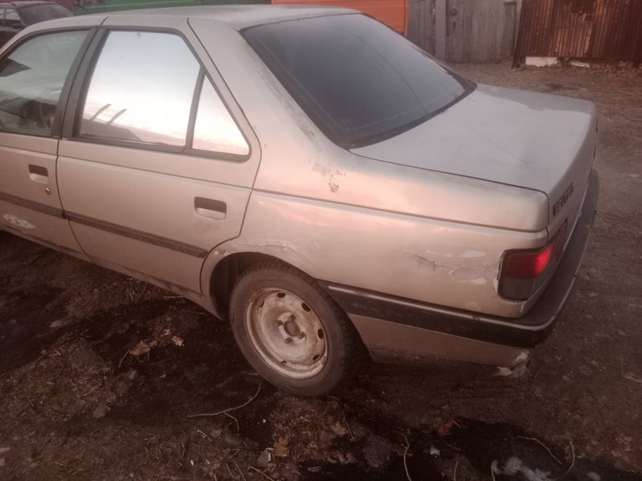 Продам  Пежо 405