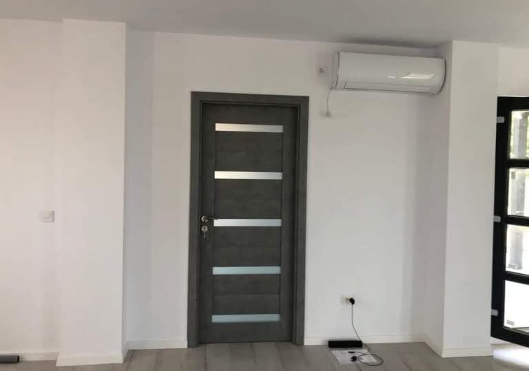 Vand case 7.5 x 7.5m pe structura metalica usoara