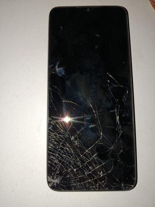 Телефон Poco c40