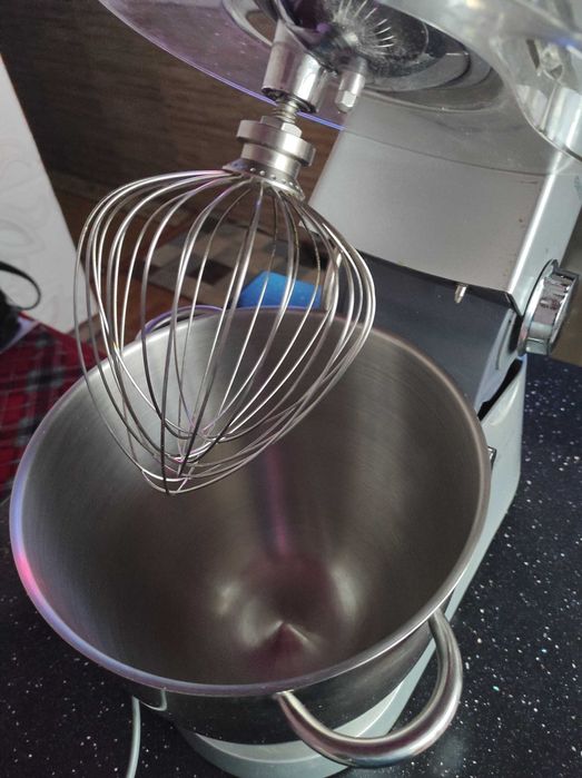 Мощен планетарен миксер Kenwood Titan