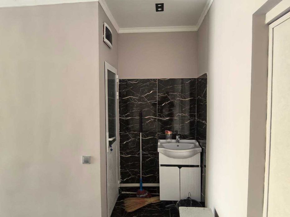 Нотурар жой сотилади Чилонзор 11 квартал 45м2