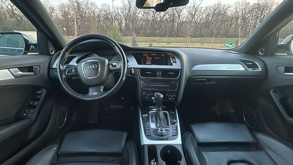 Audi S4 vinde Audi S4 Avant, întreținută cu grijă și fără compromisuri. Mașina