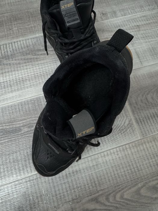 Кроссовки б/у в отличном состоянии