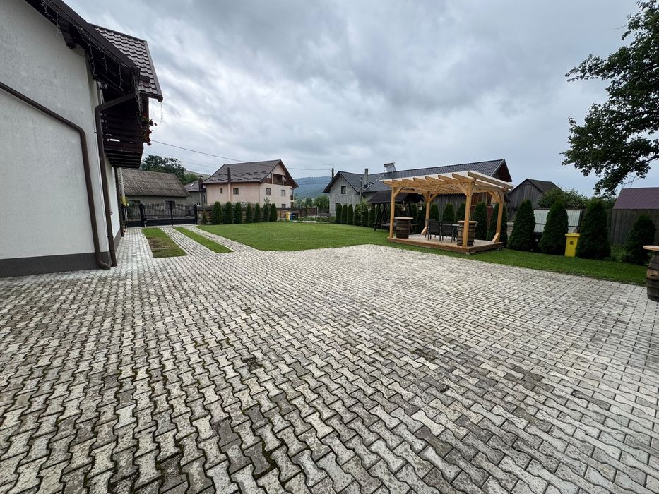 Casa/ vila (2 case) de vanzare in Manastirea Humorului