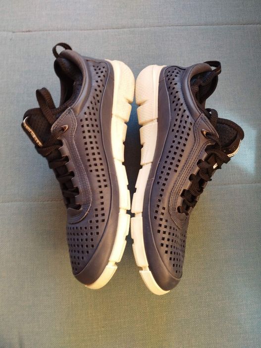 ecco Intrinsic 1 M