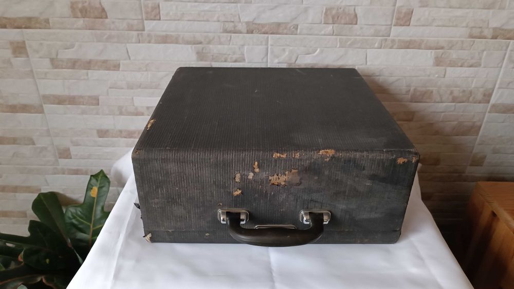 Стара пишеща машина Olympia SM2 - Made in Germany - 1950" година