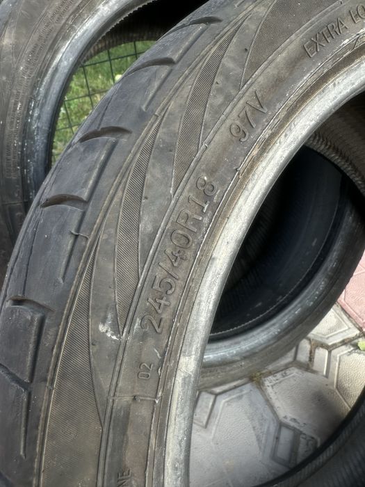 245/40/18 2 шины + 2 в подарок