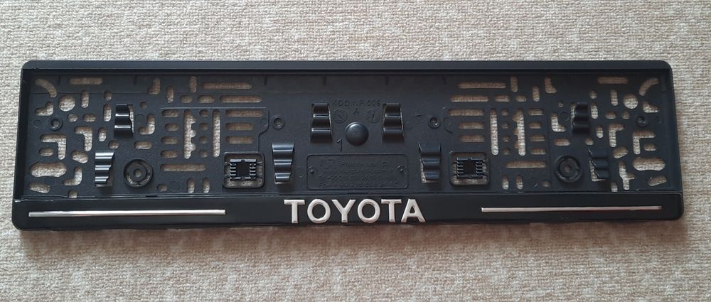 Табела , рамка , стойка , подложка за  регистрационен номер на Toyota