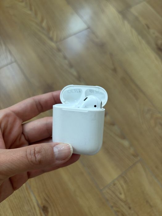 Наушник Airpods