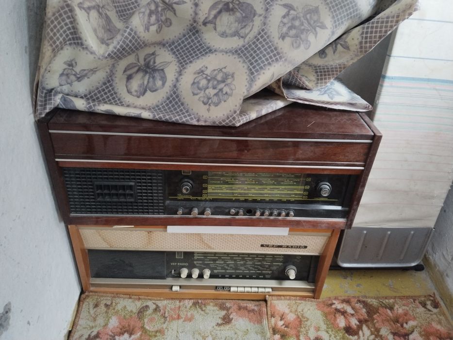 Продаю тумбы и технику.