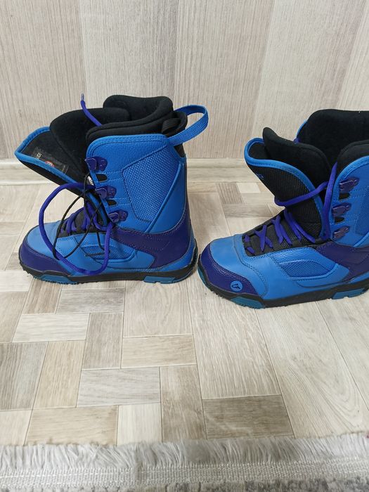 Продам ботнки для сноуборда 39 р.