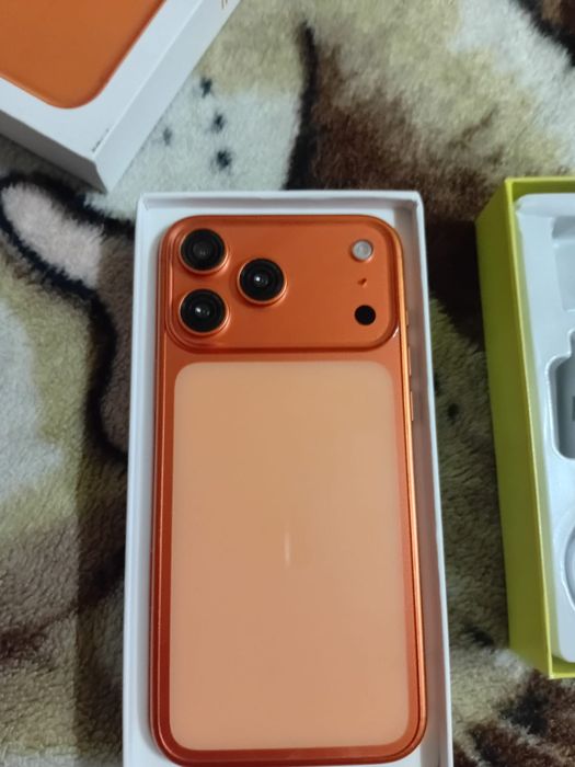 Продам телефон срочно