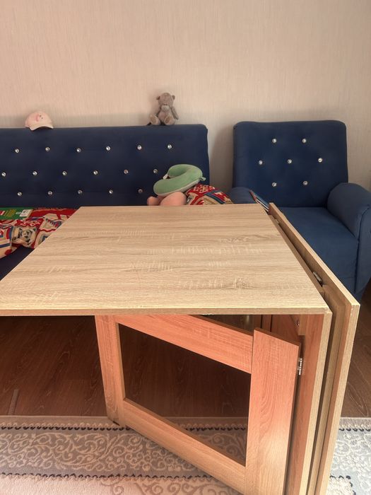 Стол книжка для гостиной