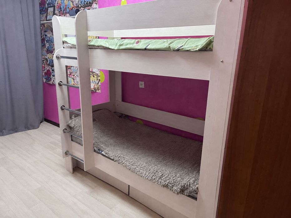 Продам двухярусную кровать