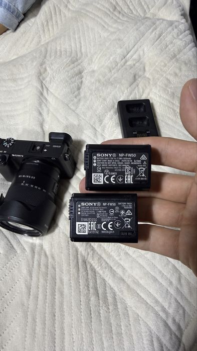 Продам камеру с обьективом sony 6400