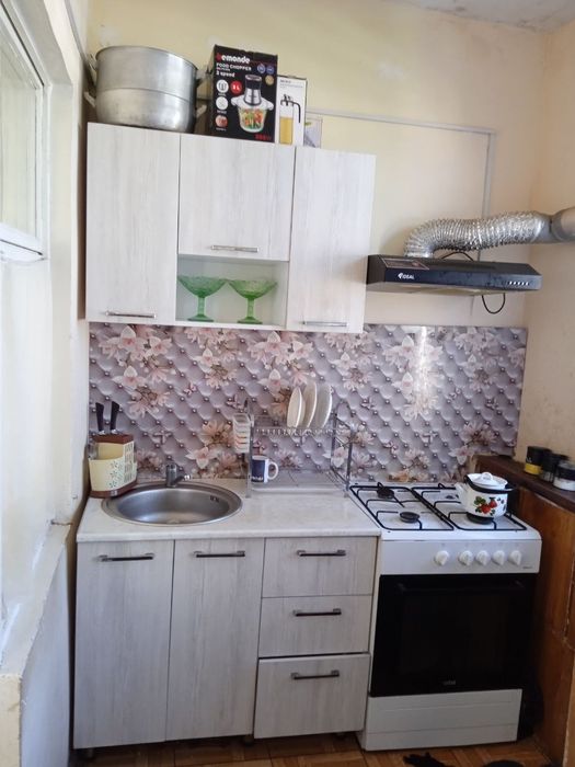 Uy sotiladi 1 XONA 2 XONA QILINGAN 40 kv