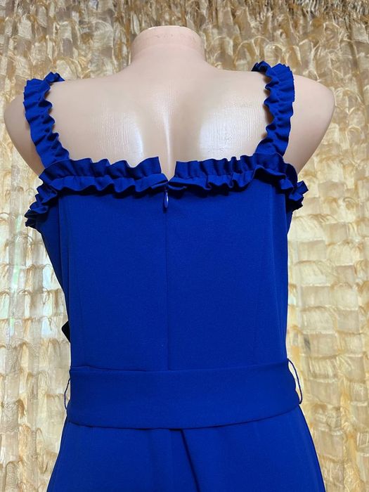 Продам комбинезон от bebe