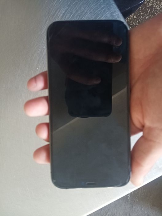Srochna 12pro sotiladi