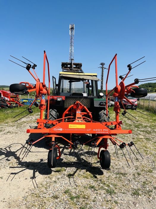 Grebla de imprastiat, rasfirat, risipit, scantalit, inproscat fan iarba lucerna paie Kuhn 4.6 m latime