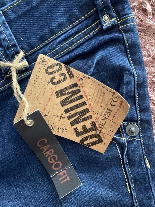 Blugi Denim . Marimea 12.