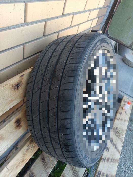 Продам шины 4 штук 17 размер