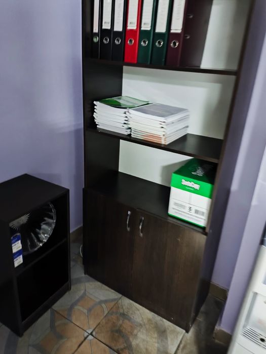 Продается офисный мебель