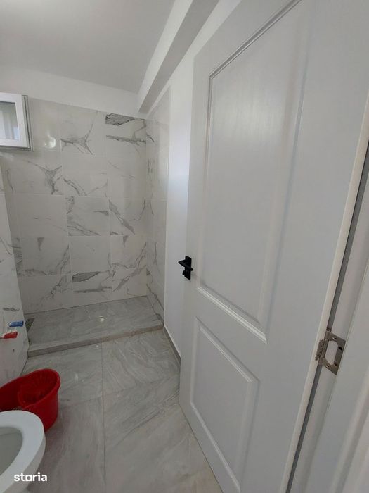 Piața Rogerius- 2 cam renovat, et.2 cu lift