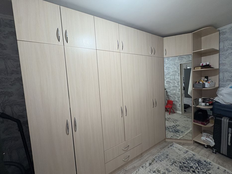 Продам шваф бля спальной или прихожей