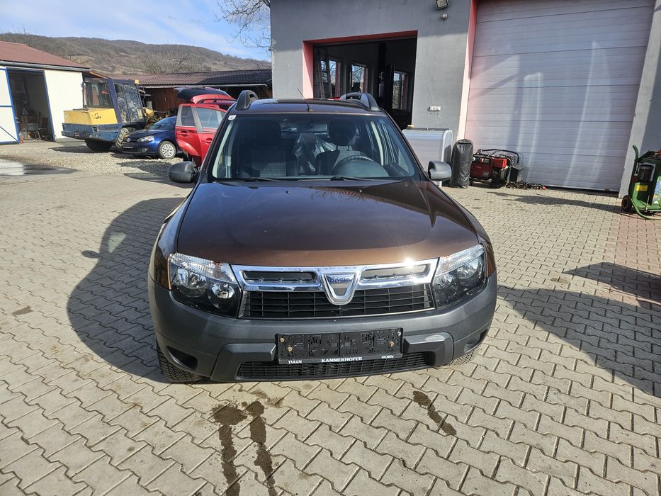 Dacia Duster 1.6 benzină 4 x 4
