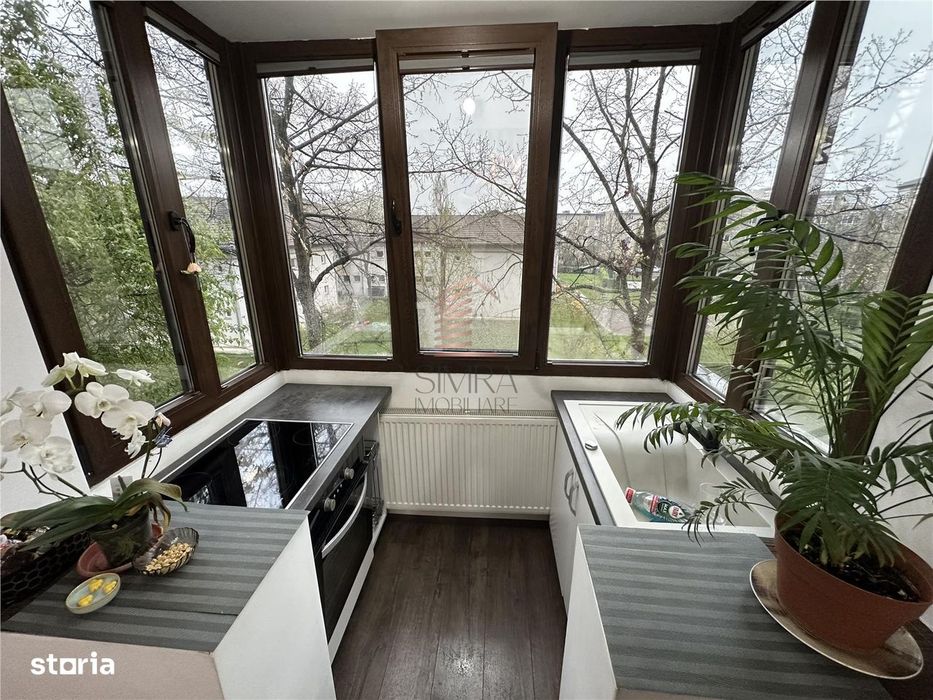 Apartament 3 camere semidecomandat, rogerius