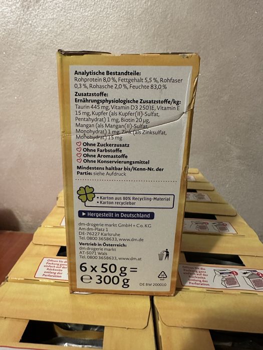 Hrana umeda pentru pisici/caini