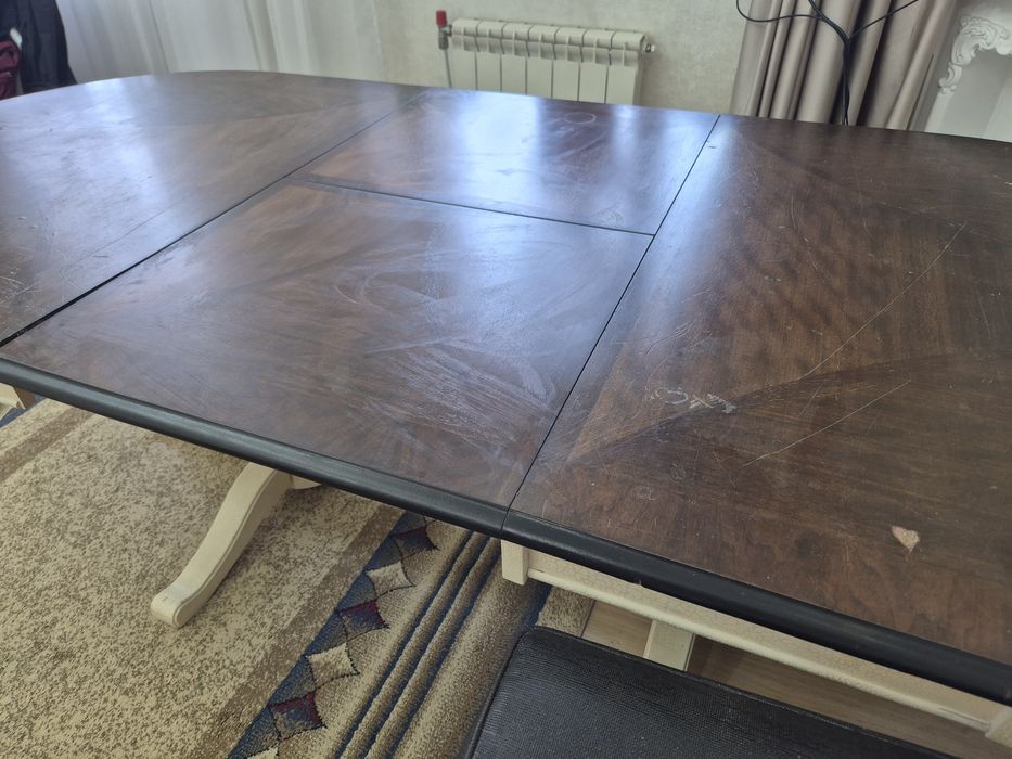 Продам стол гостийный