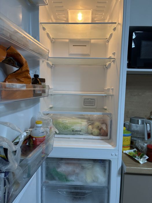 Продам холодильник Indesit