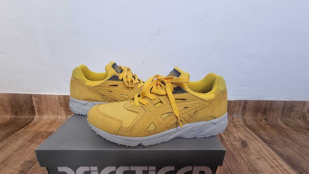 Маратонки Nike and Saucony