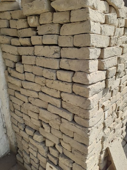 Продаются кирпичи сырец б/у